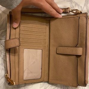 Micheal kors wallet